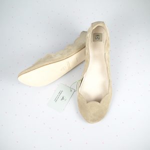 SCALLOPED ROUND FLATS IN SAND SOFT LEATHER