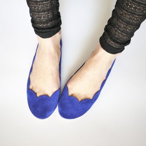 Elehandmade SCALLOPED ROUND FLATS IN ROYAL BLUE SOFT LEATHER