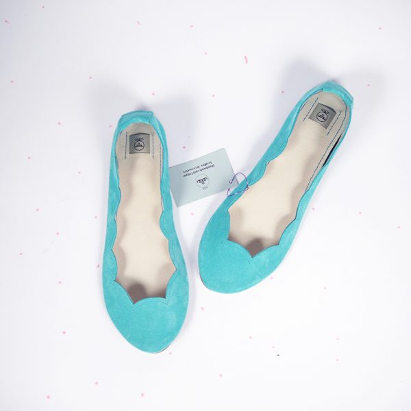 SCALLOPED ROUND FLATS IN tiffany BLUE SOFT LEATHER
