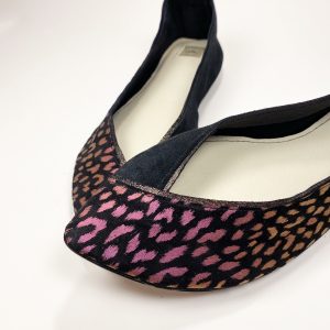 Pointy Ballet flats shoes in Pink Leopard Print and black leather