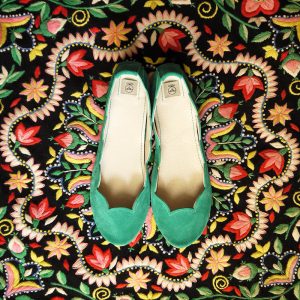 Ballet Flats shoes in Emerald green with scalloped vamp Elehandmade Shoes
