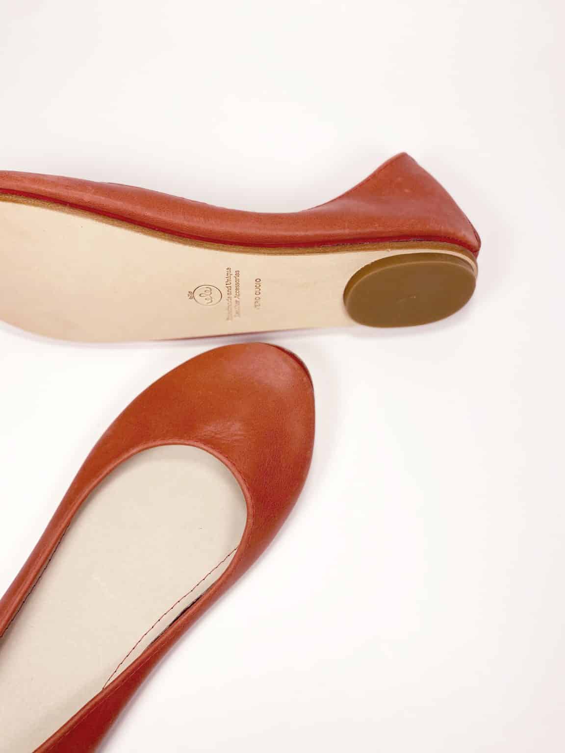 Round-toe ballet flats in warm terracotta red Italian leather with low heel and leather soles – elehandmade shoes