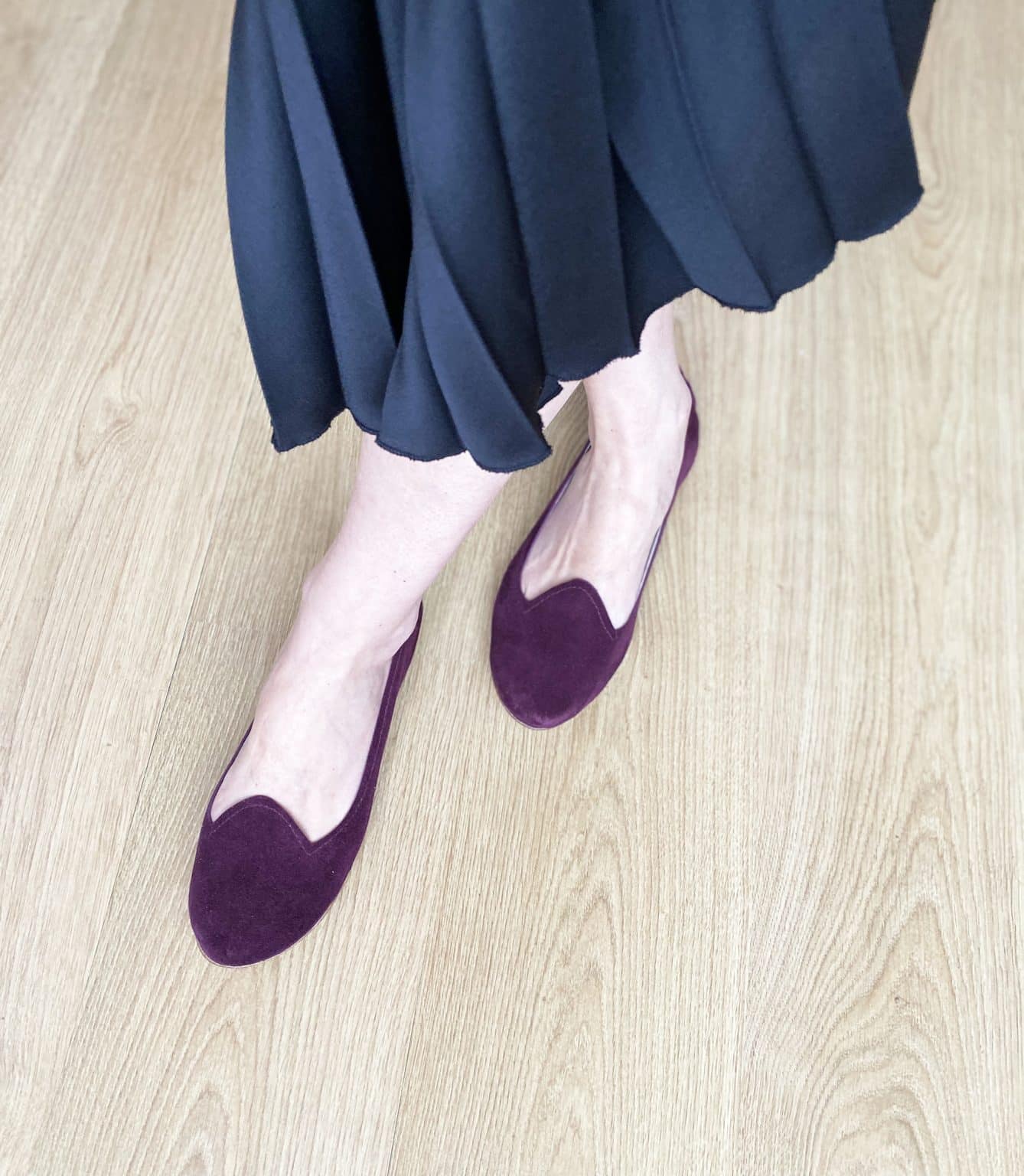 Women's loafers in deep plum suede with sculpted vamp cut and almond toe – elehandmade shoes