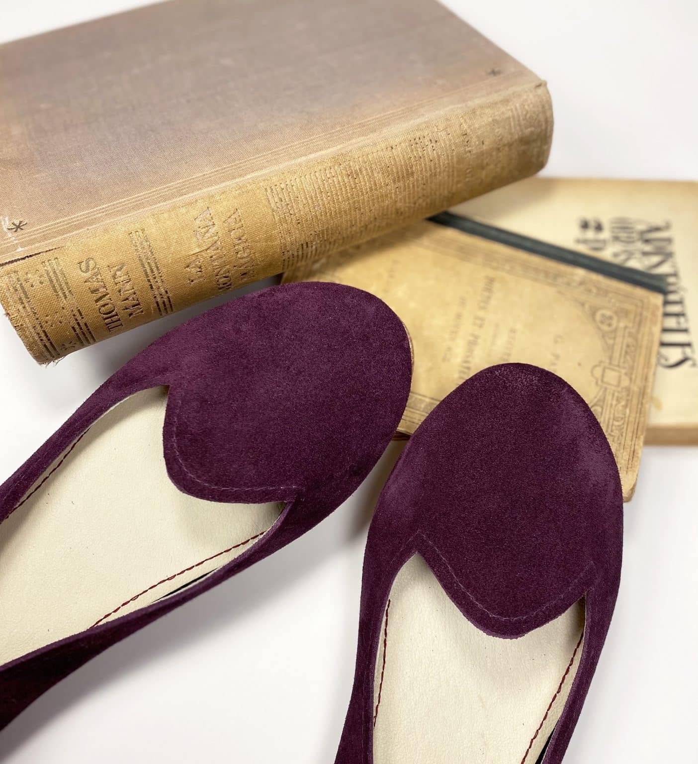 Women's loafers in deep plum suede with sculpted vamp cut and almond toe – elehandmade shoes