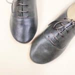 Lace-up flats in navy blue metallic Italian leather with round toe – elehandmade shoes