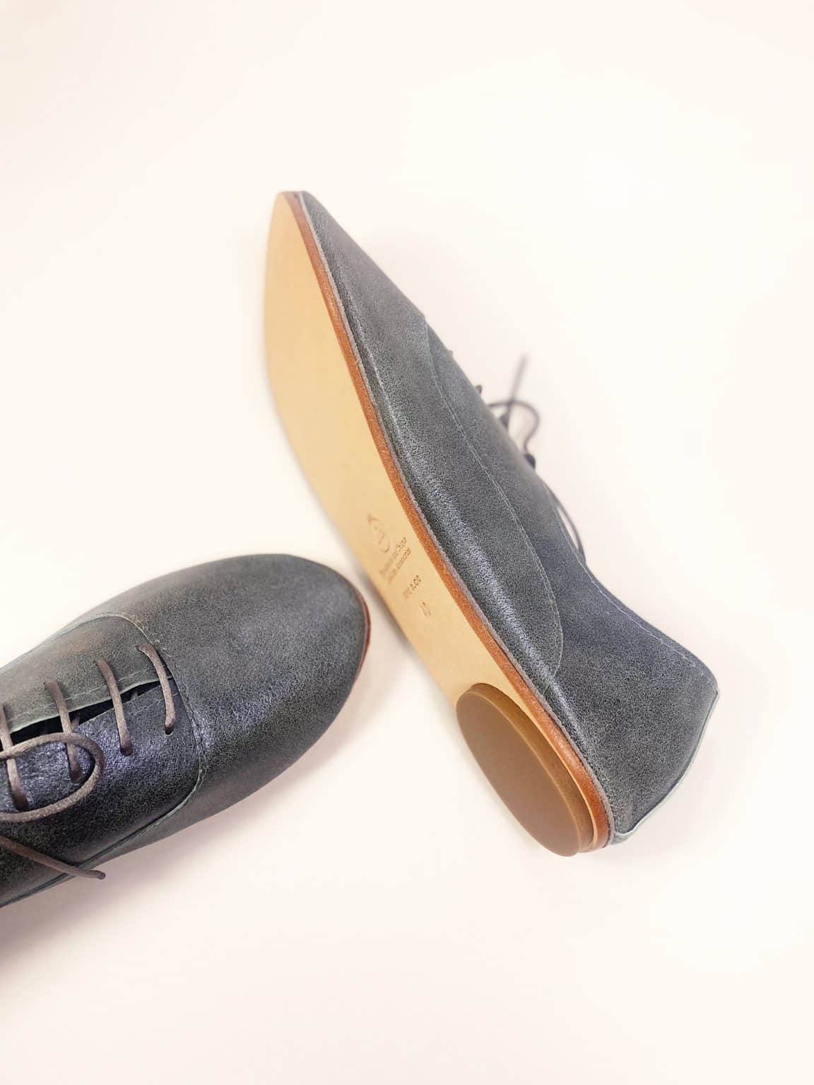 Lace-up flats in navy blue metallic Italian leather with round toe – elehandmade shoes
