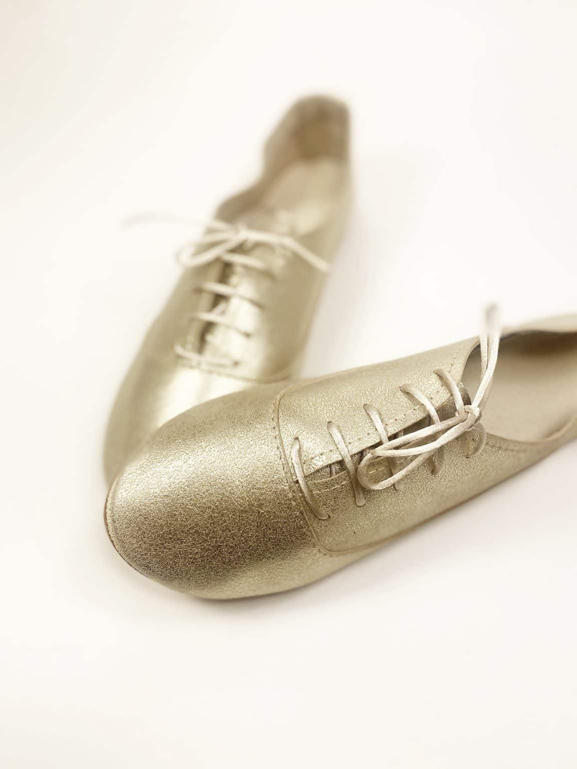Lace-up flats in soft gold metallic Italian leather – elehandmade shoes