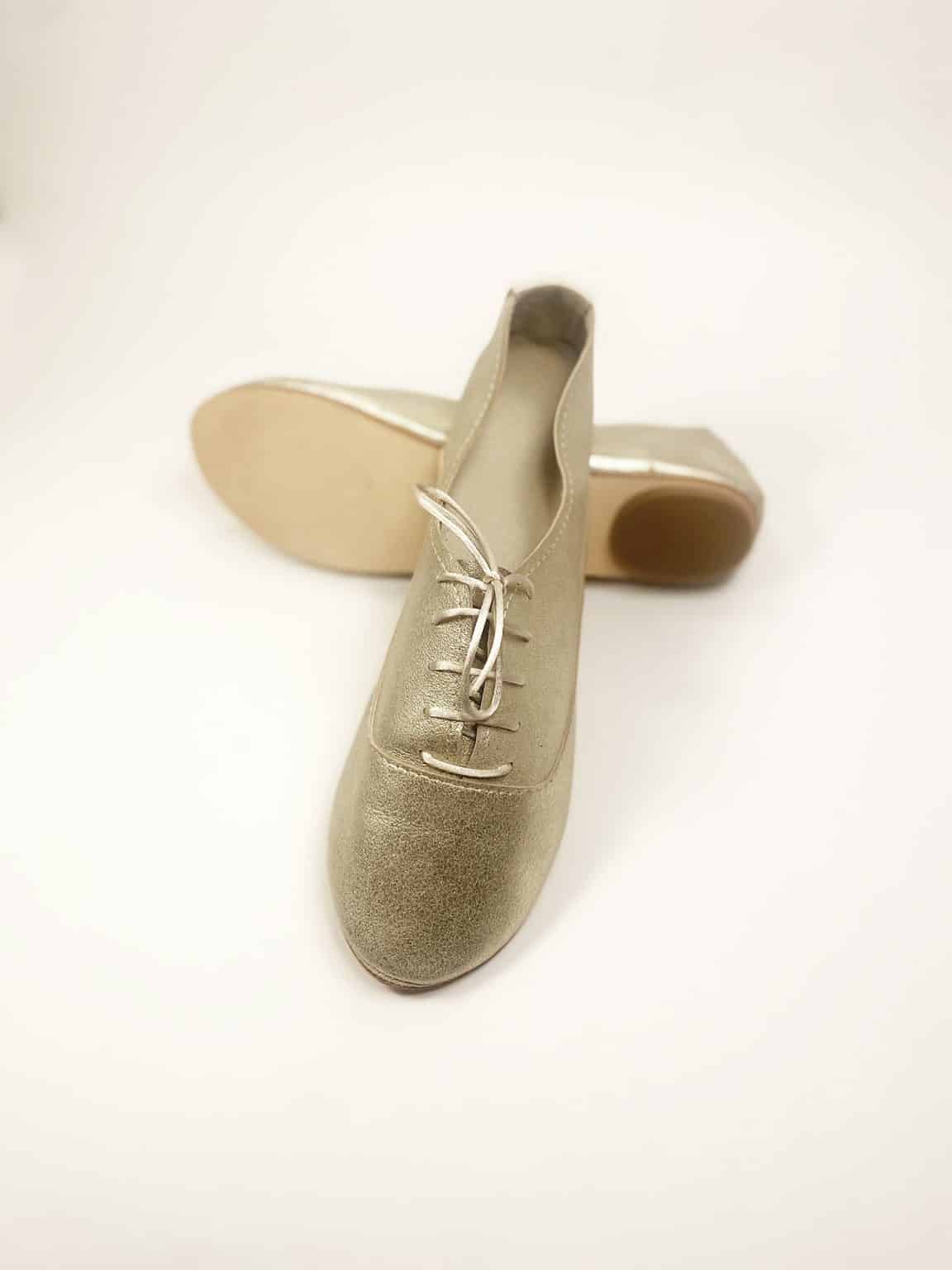 Lace-up flats in soft gold metallic Italian leather – elehandmade shoes