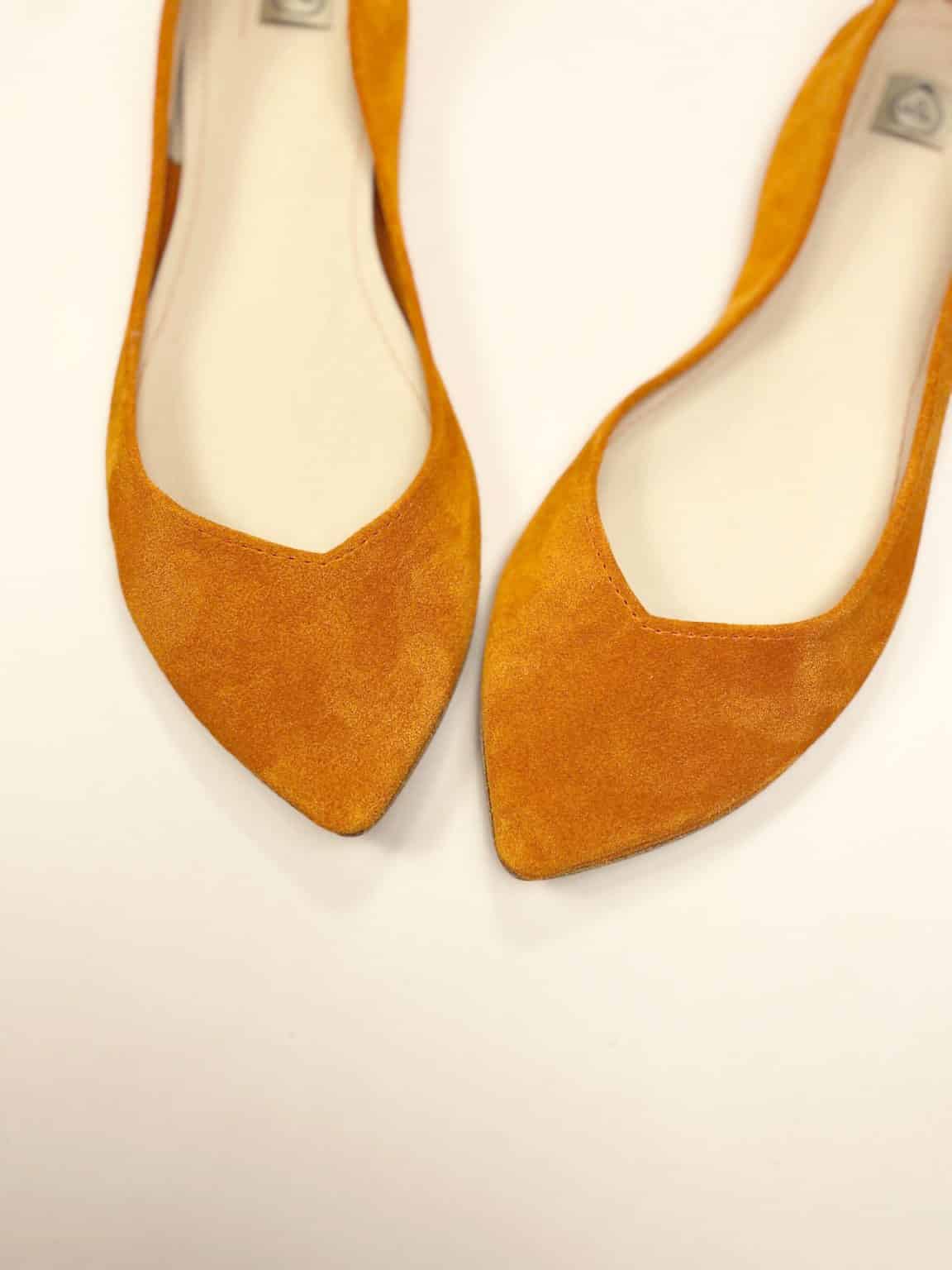 ele handmade pointy flats pumps in tangerine Orange Italian leather