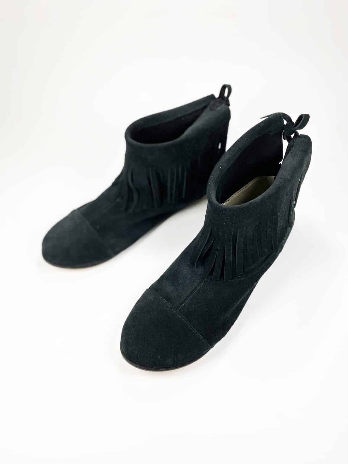 Ankle Booties with Fringes in Black Soft Italian Suede Leather, Elehandmade Boots Shoes, black indian fringed ankle boots, Minnetonka booties
