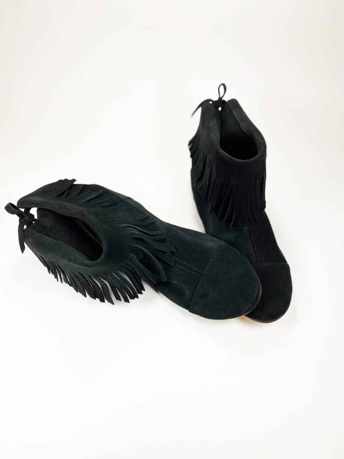 Ankle Booties with Fringes in Black Soft Italian Suede Leather, Elehandmade Boots Shoes, black indian fringed ankle boots, Minnetonka booties