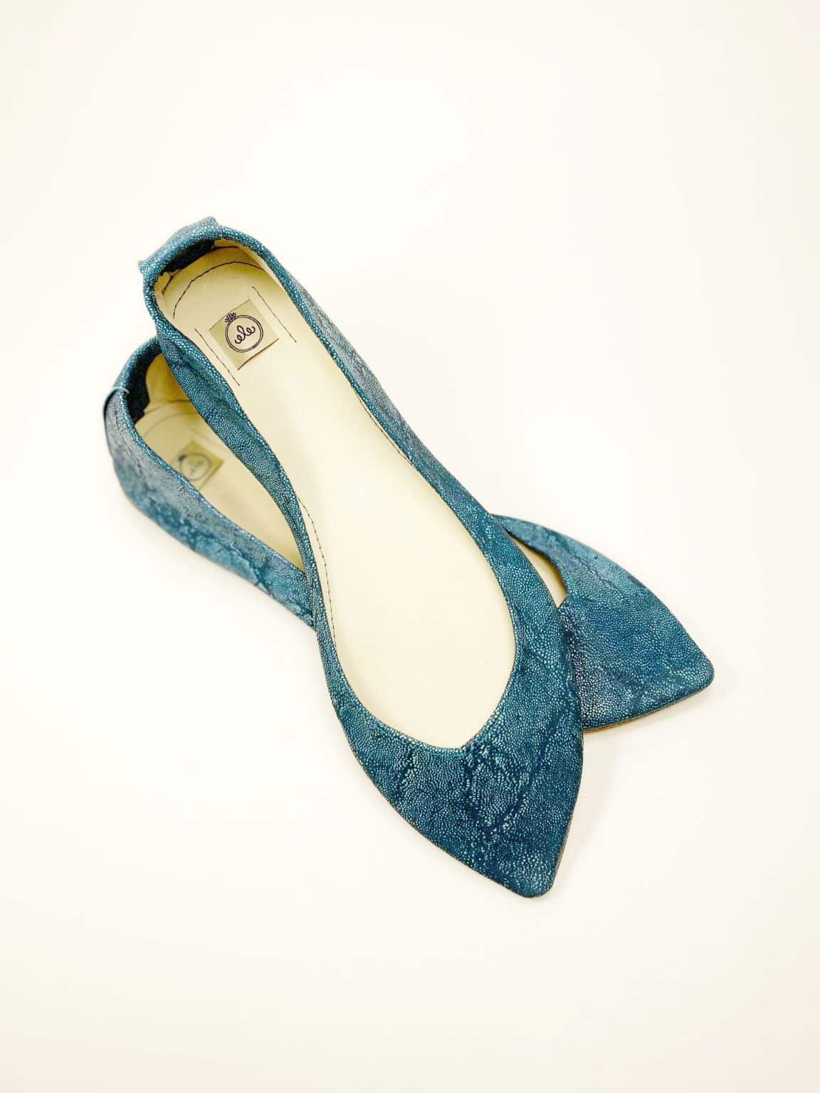 Pointy Flats in Luxurious Textured Teal Exotic Italian Leather, Pump Low Heel in Turquoise Leather, Elehandmade Shoes