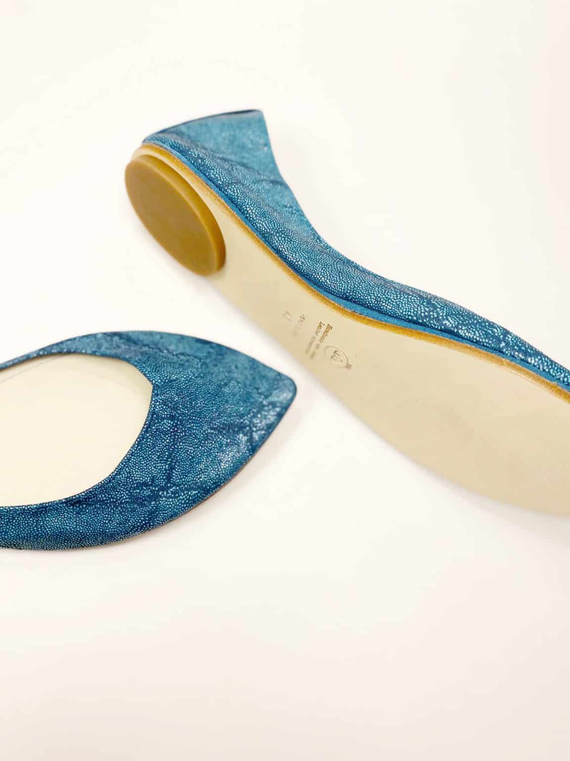 Pointy Flats in Luxurious Textured Teal Exotic Italian Leather, Pump Low Heel in Turquoise Leather, Elehandmade Shoes