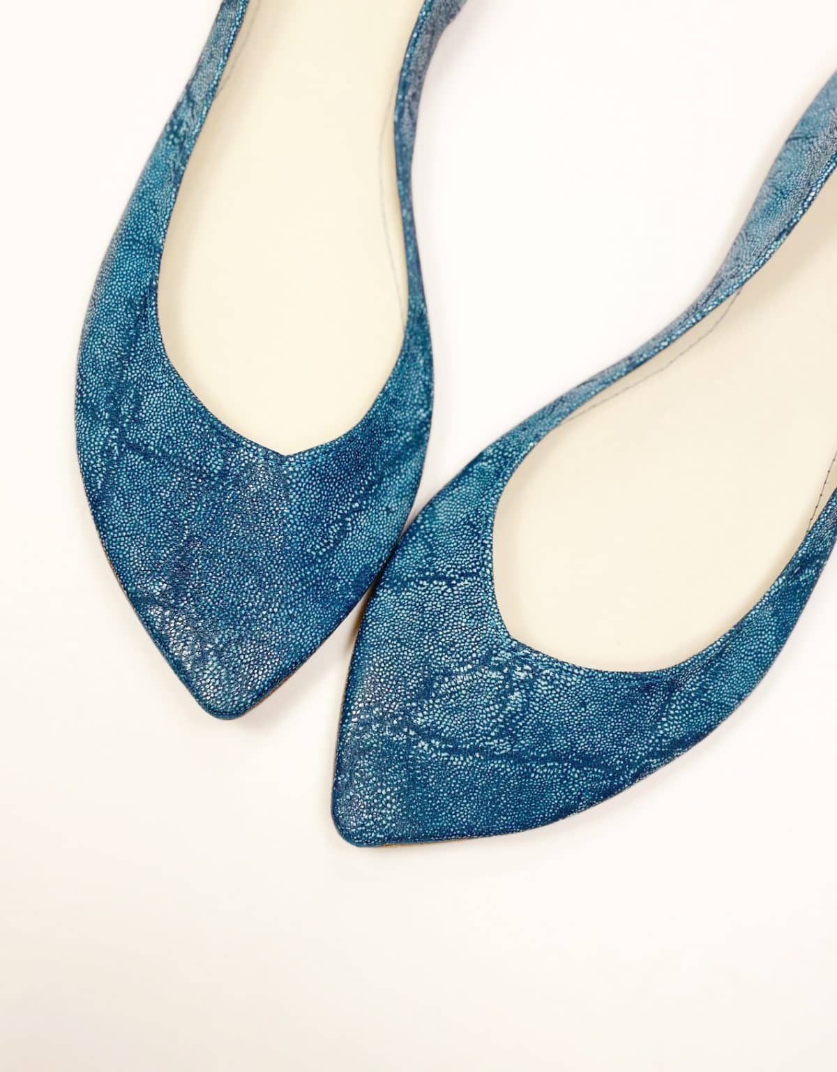 Pointy Flats in Luxurious Textured Teal Exotic Italian Leather, Pump Low Heel in Turquoise Leather, Elehandmade Shoes