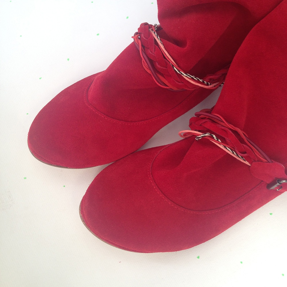 Ankle Booties with Fringes in Soft Red Italian Suede Leather, Elehandmade Boots Shoes, red indian fringed ankle boots, Minnetonka booties