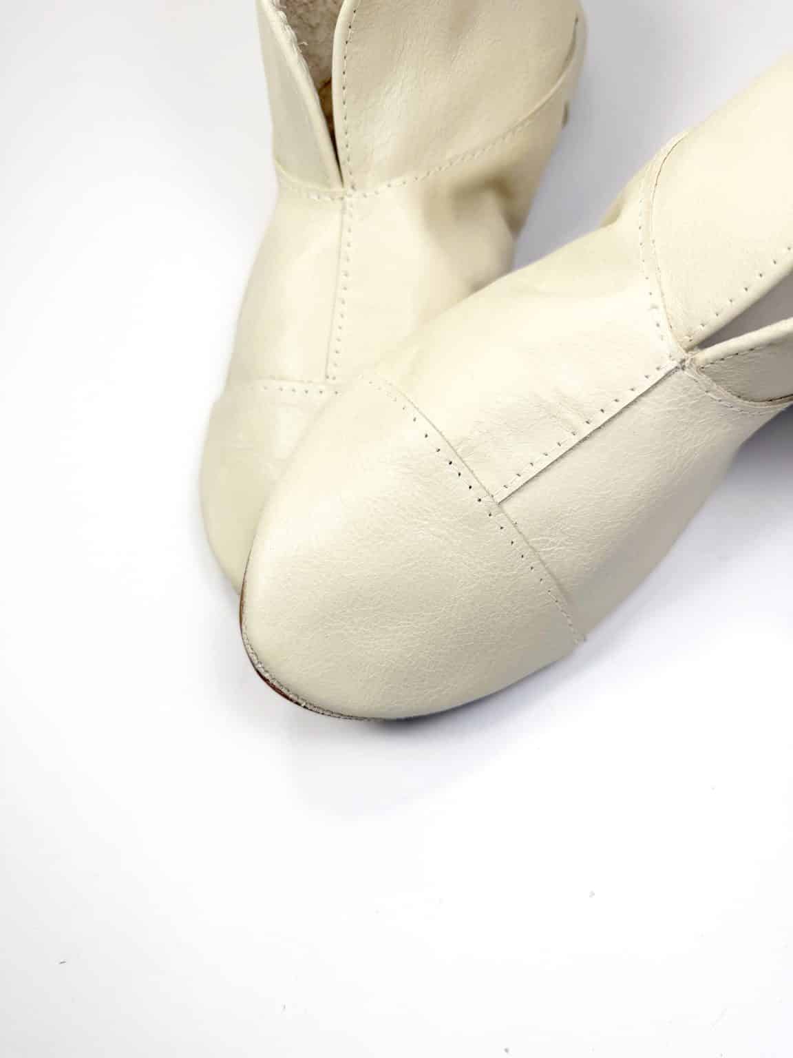 Ivory White Women´s Cowboy Ankle boots in Italian Soft Leather, Elehandmade low heel Bridal booties, wedding boots
